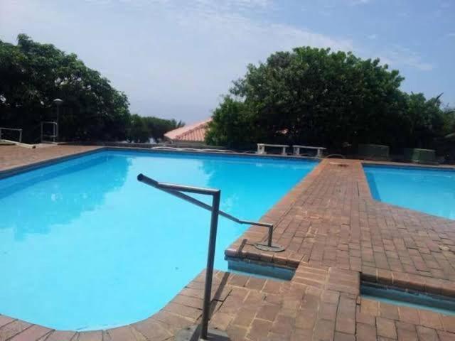 Umdloti Holiday Resort Apartment 514 - Amazing Breaker & Ocean Views エクステリア 写真
