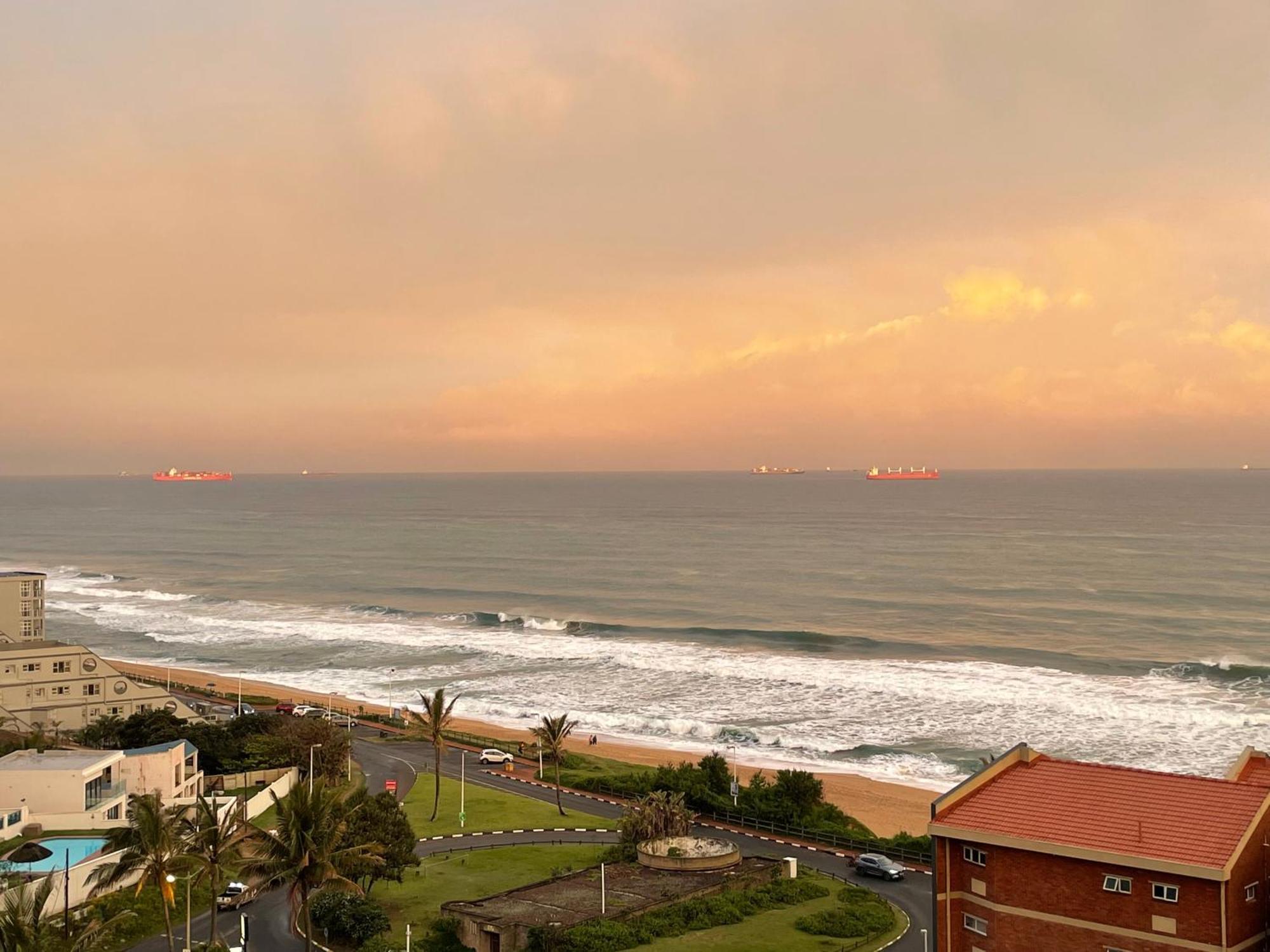 Umdloti Holiday Resort Apartment 514 - Amazing Breaker & Ocean Views エクステリア 写真